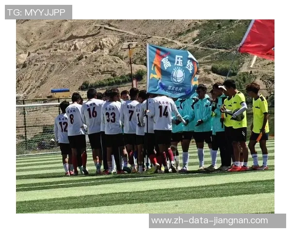 踢足球能够增强团队合作精神提升身体素质培养坚韧不拔的意志力